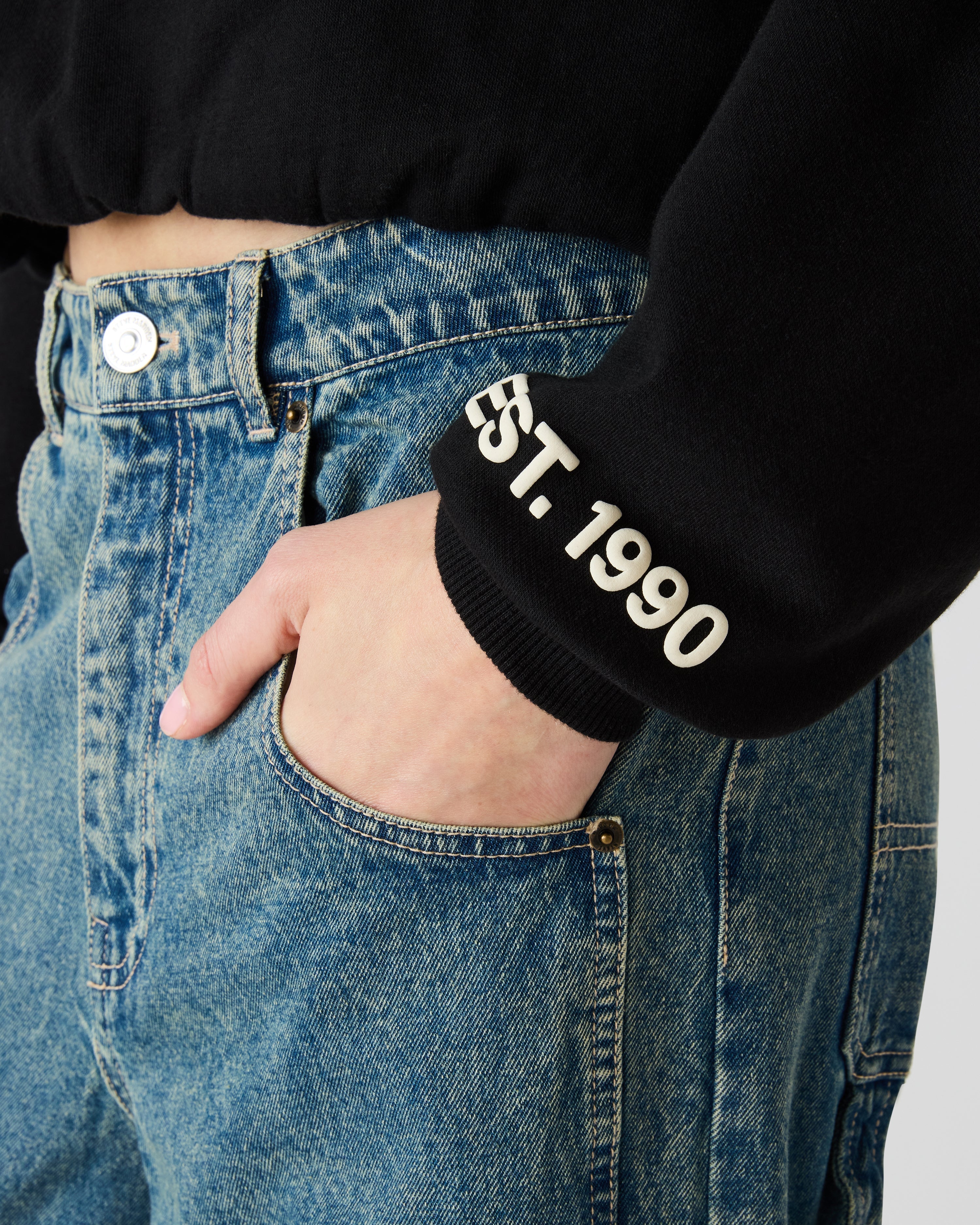 SM LOGO HOODIE BLACK