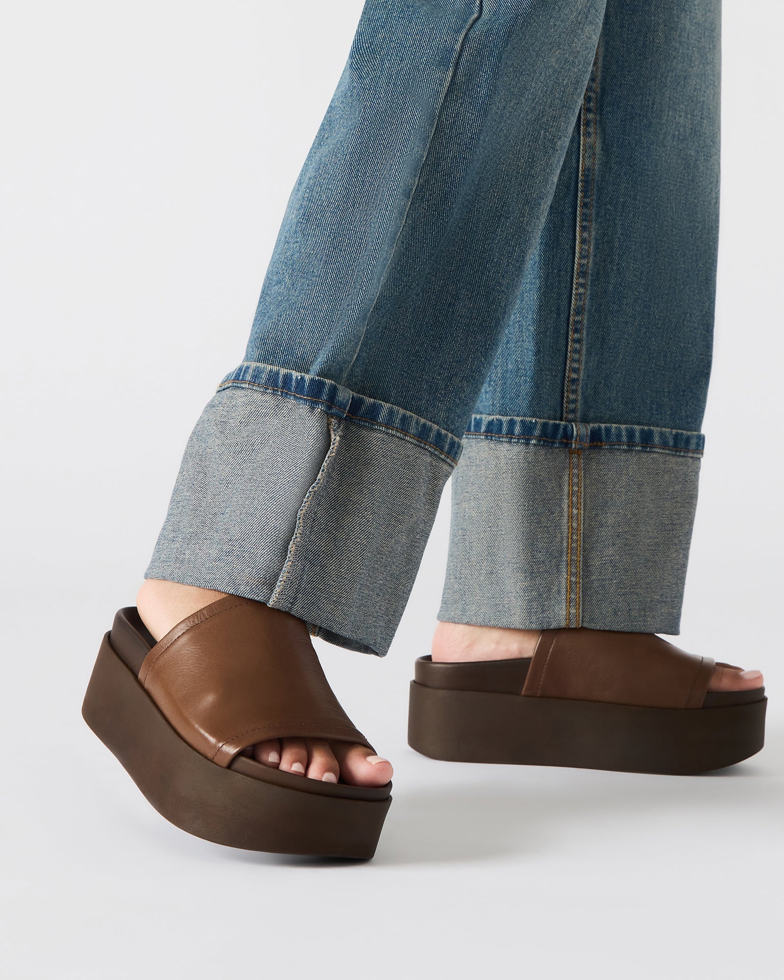 ARWEN NATURAL RAFFIA