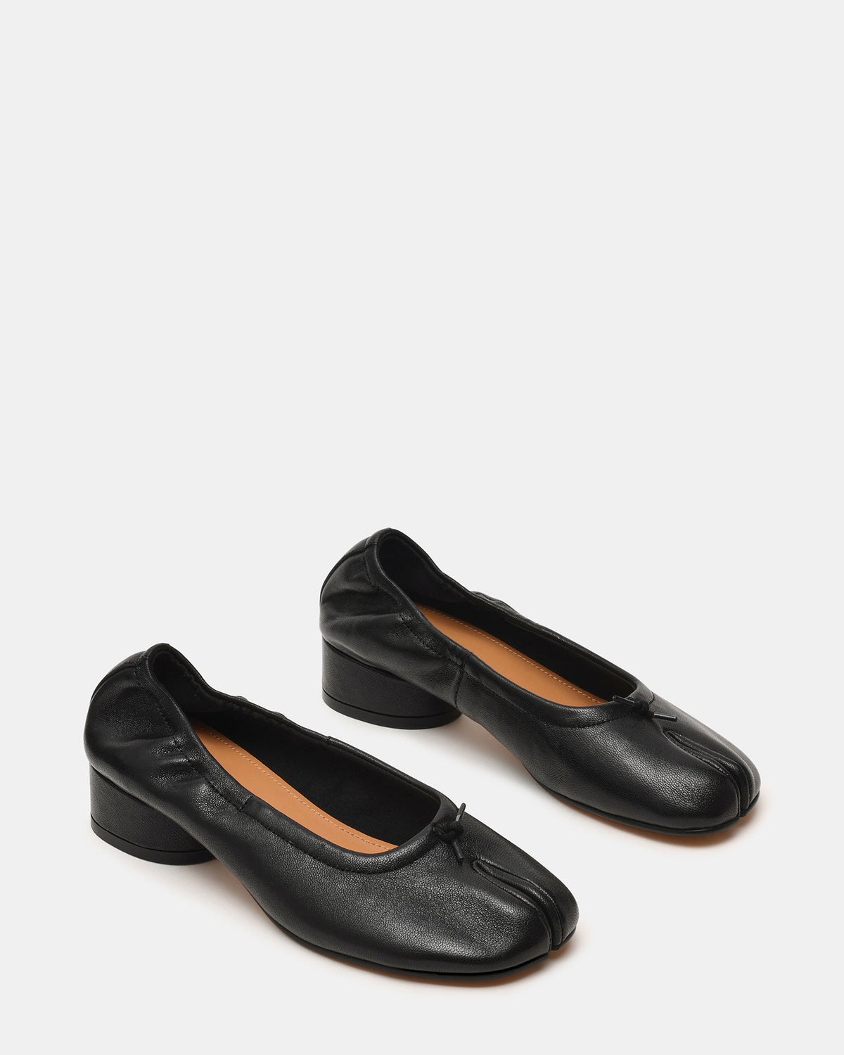 CYRA BLACK LEATHER