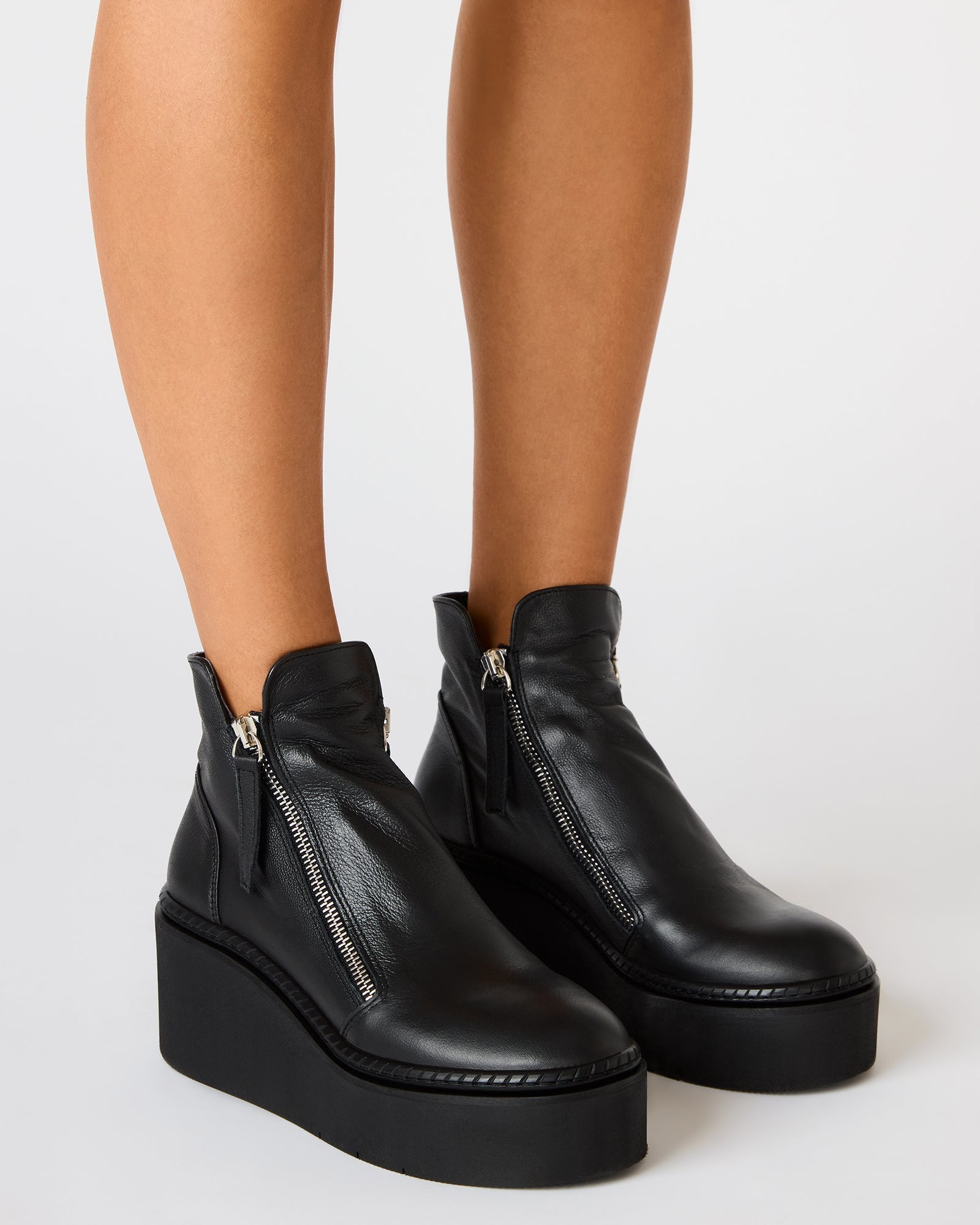 DRIFT BLACK LEATHER